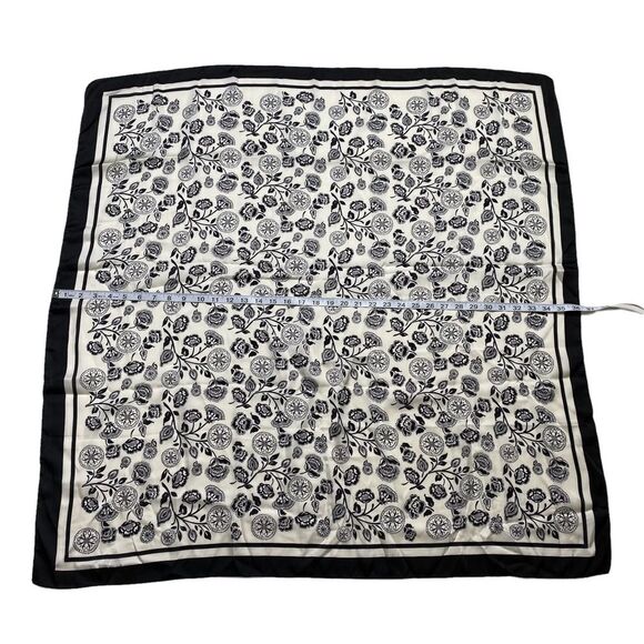 Vintage Avon Black & White Silky Vegan Floral Scarf - Picture 4 of 10